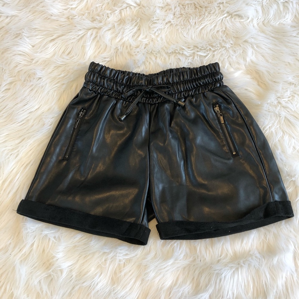 Shorts - Picture 5 of 11